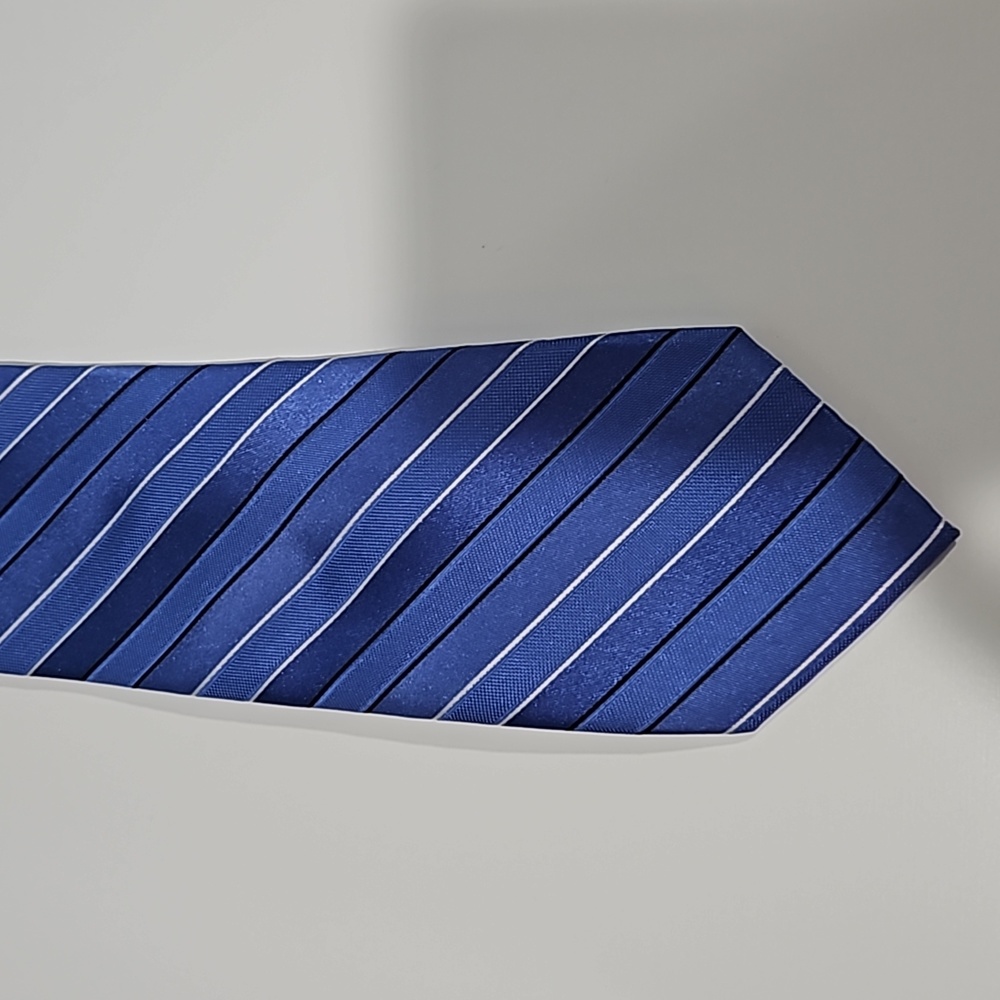 Michael Kors Blue Striped Tie